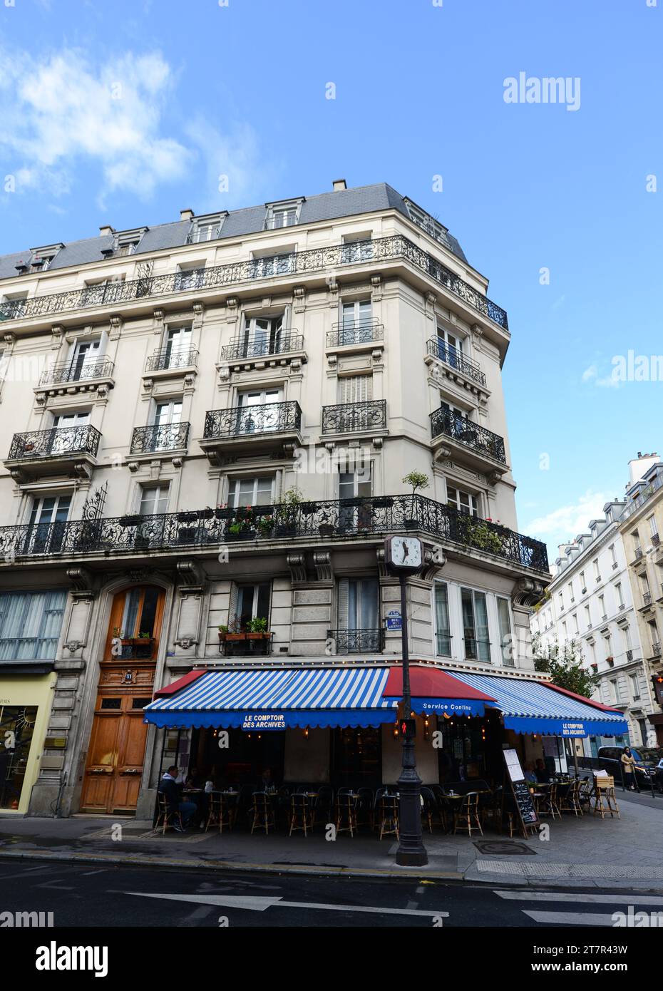 Comptoir des Archives Brasserie on Rue des Archives, Paris, France Stock Photo