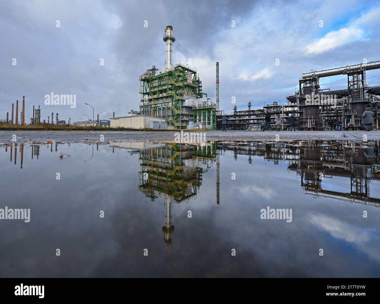 Gdansk oil refinery hi-res stock photography and images - Page 2 