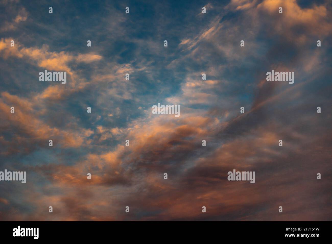 Sunset sky with pink clouds Stock Photo - Alamy
