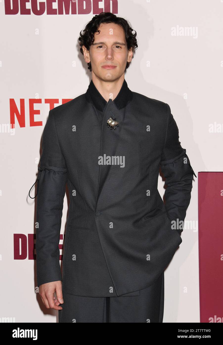 LOS ANGELES, CALIFORNIA - NOVEMBER 16: Cory Michael Smith attends the ...