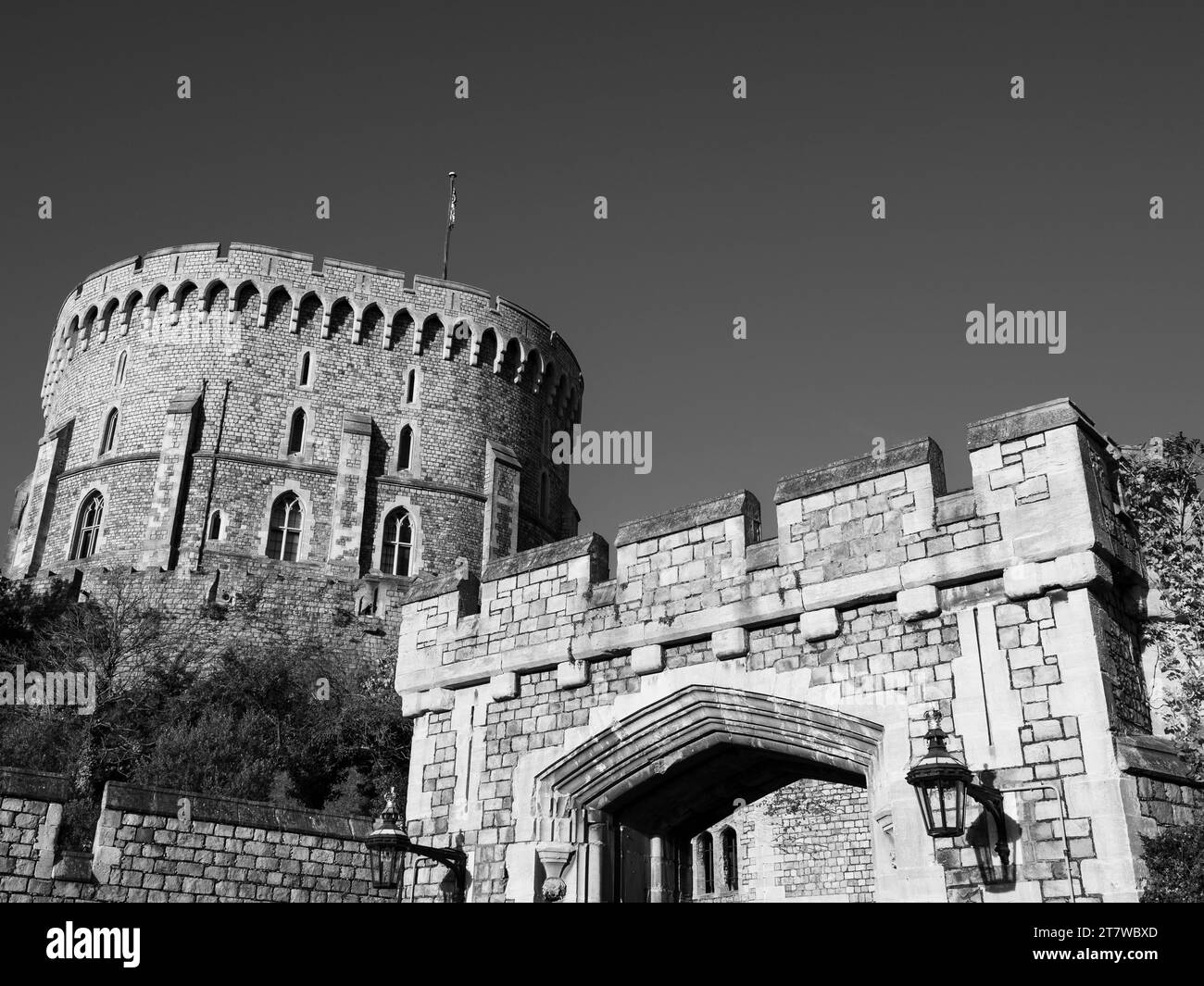 B&W, St Georges Gate and the Round Tower, Windsor Castle, Windsor, Berkshire, England, UK, GB. Stock Photo