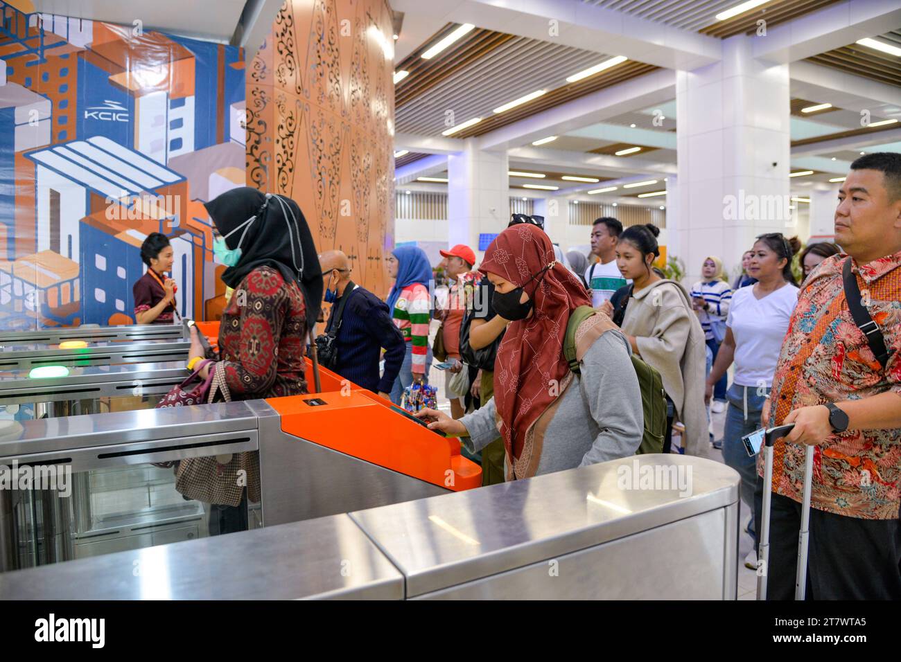 Jakarta, Indonesia. 17th Nov, 2023. Passengers Check In For A Train Of ...