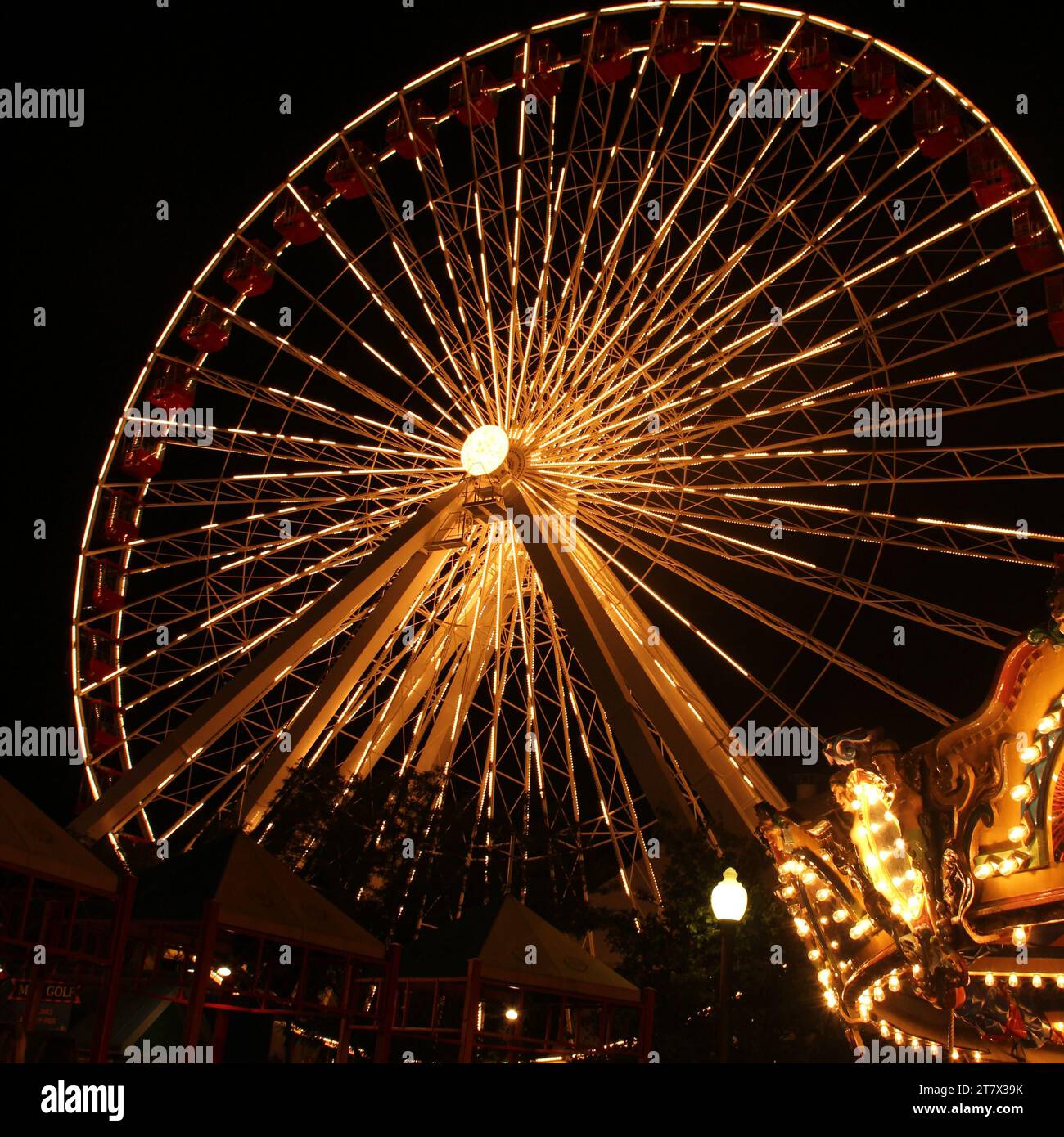 Night scene featuring lit hi-res stock photography and images - Alamy