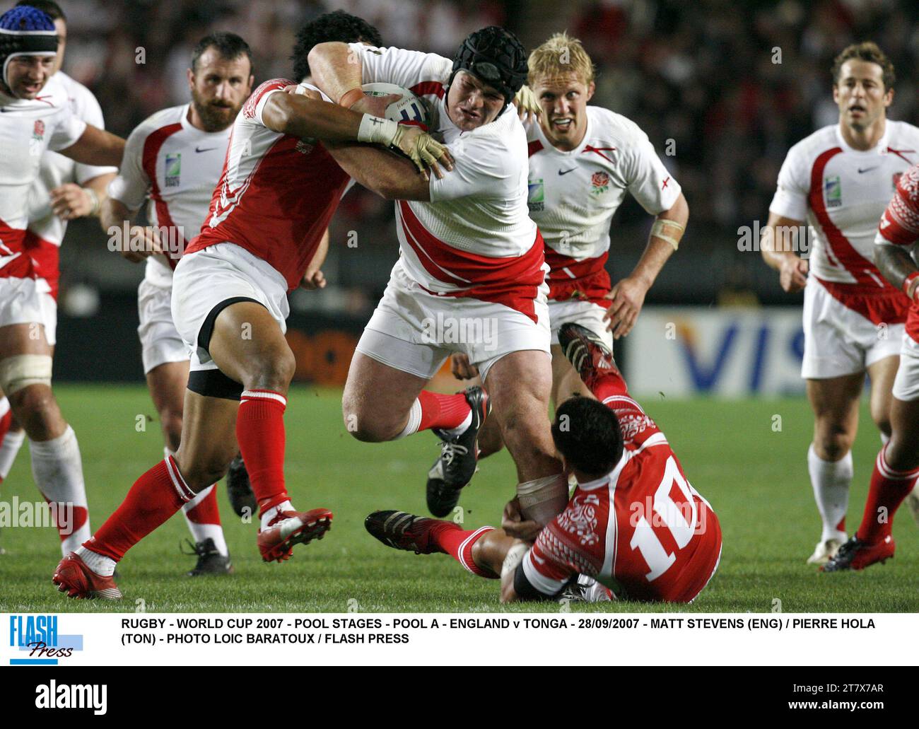 RUGBY - WORLD CUP 2007 - POOL STAGES - POOL A - ENGLAND v TONGA - 28/09/2007 - MATT STEVENS (ENG) / PIERRE HOLA (TON) - PHOTO LOIC BARATOUX / FLASH PRESS Stock Photo