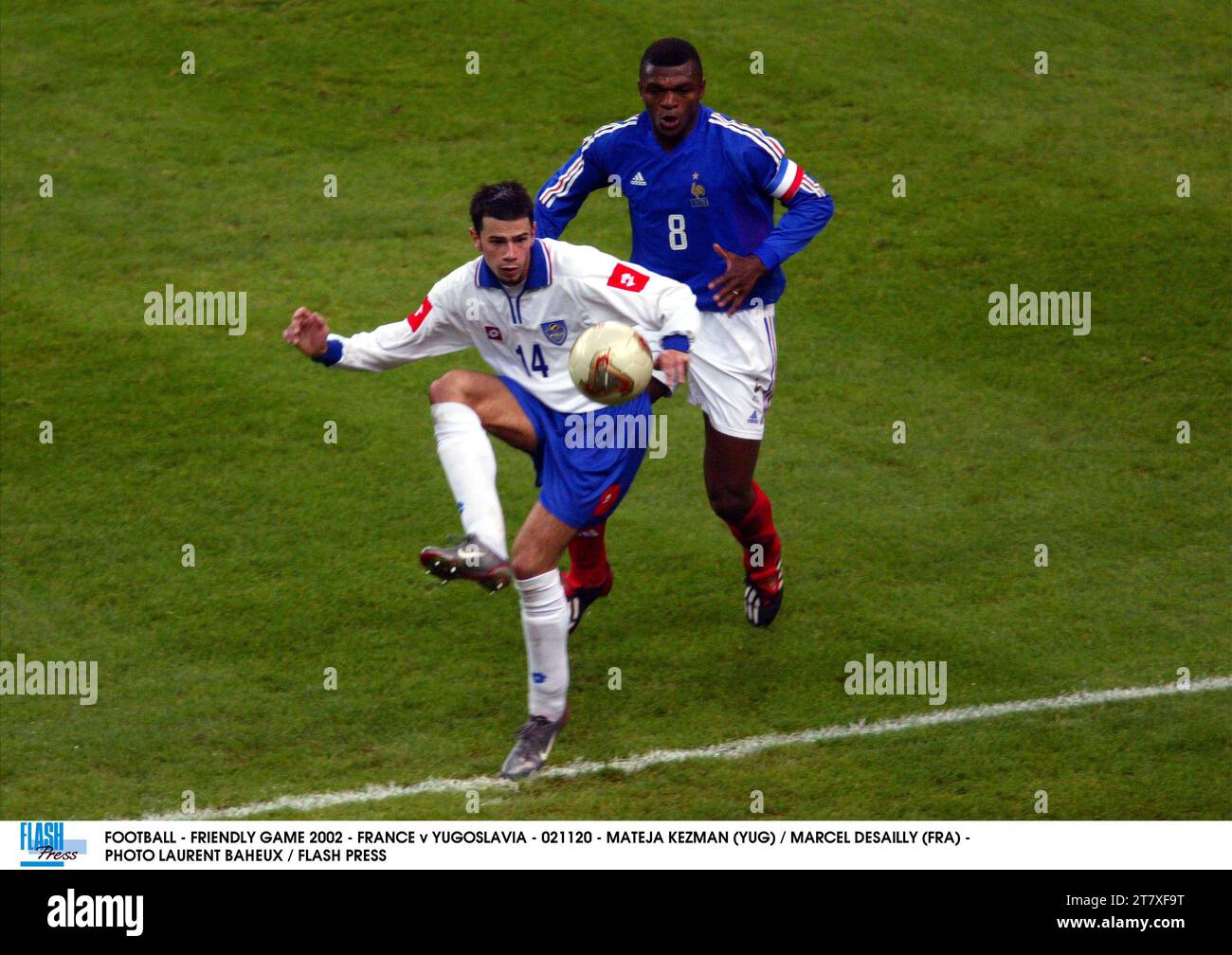 FOOTBALL - FRIENDLY GAME 2002 - FRANCE v YUGOSLAVIA - 021120 - MATEJA  KEZMAN (YUG) / MARCEL DESAILLY (FRA) - PHOTO LAURENT BAHEUX / FLASH PRESS  Stock Photo - Alamy