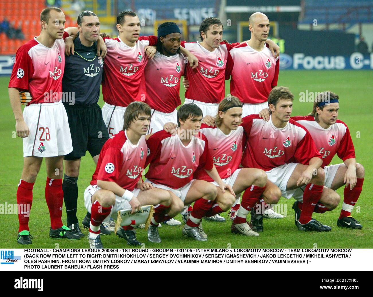 FOOTBALL - CHAMPIONS LEAGUE 2003/04 - 1ST ROUND - GROUP B - 031105 - INTER MILANO v LOKOMOTIV MOSCOW - TEAM LOKOMOTIV MOSCOW (BACK ROW FROM LEFT TO RIGHT: DMITRI KHOKHLOV / SERGEY OVCHINNIKOV / SERGEY IGNASHEVICH / JAKOB LEKCETHO / MIKHEIL ASHVETIA / OLEG PASHININ. FRONT ROW: DMITRY LOSKOV / MARAT IZMAYLOV / VLADIMIR MAMINOV / DMITRY SENNIKOV / VADIM EVSEEV ) - PHOTO LAURENT BAHEUX / FLASH PRESS Stock Photo