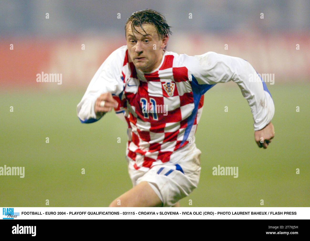 FOOTBALL - EURO 2004 - PLAYOFF QUALIFICATIONS - 031115 - CROAYIA v SLOVENIA - IVICA OLIC (CRO) - PHOTO LAURENT BAHEUX / FLASH PRESS Stock Photo