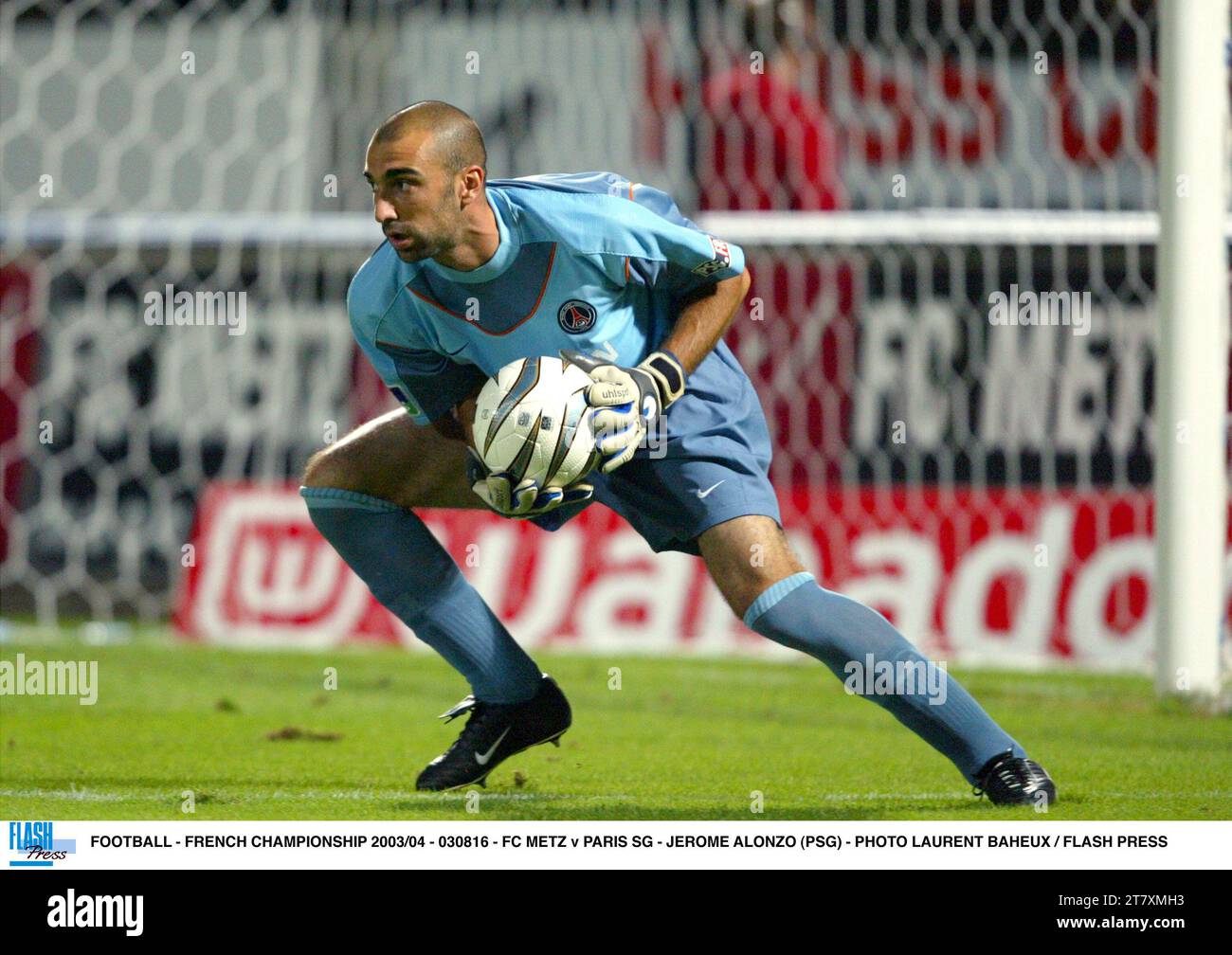 FOOTBALL - FRENCH CHAMPIONSHIP 2003/04 - 030816 - FC METZ v PARIS SG - JEROME ALONZO (PSG) - PHOTO LAURENT BAHEUX / FLASH PRESS Stock Photo