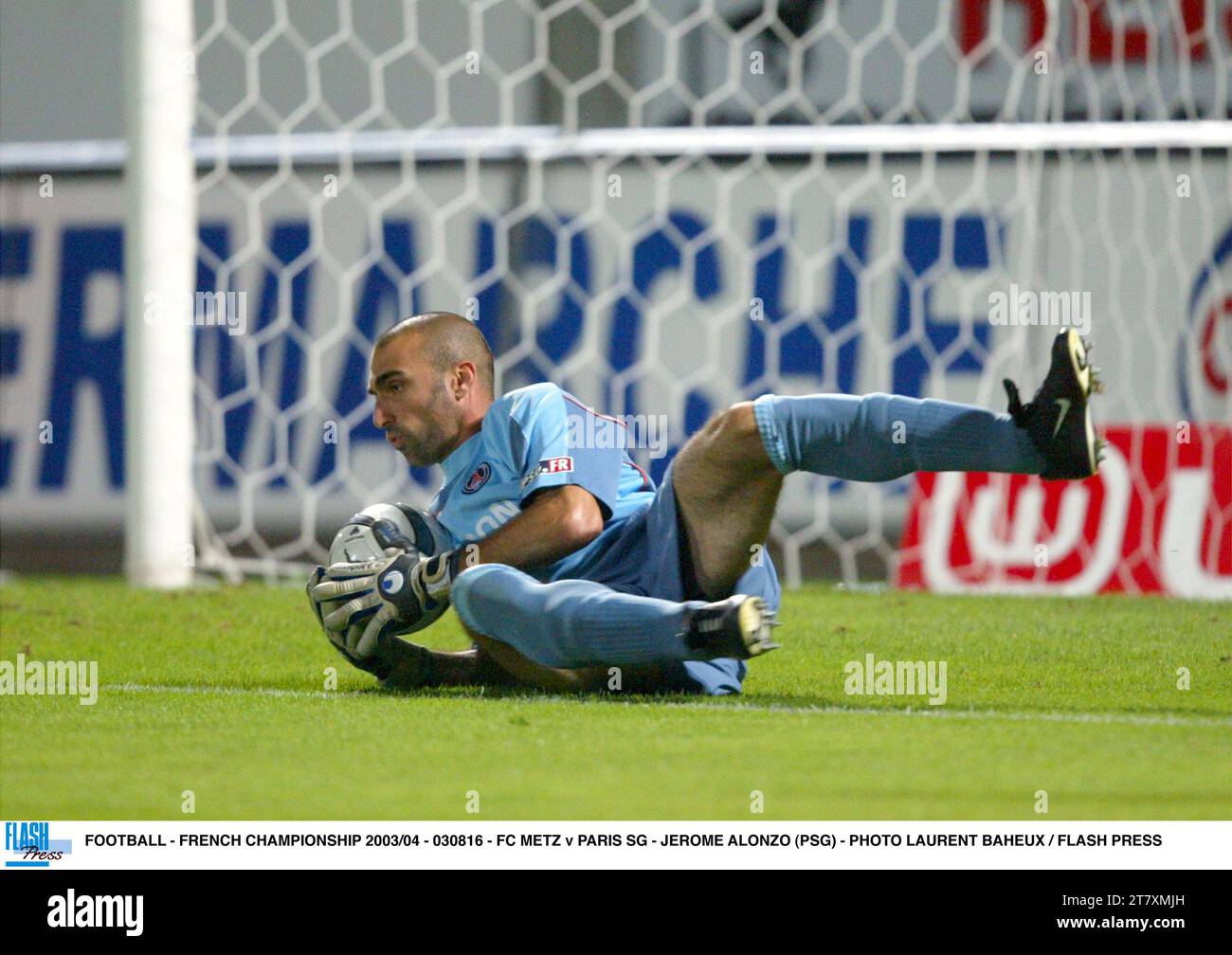 FOOTBALL - FRENCH CHAMPIONSHIP 2003/04 - 030816 - FC METZ v PARIS SG - JEROME ALONZO (PSG) - PHOTO LAURENT BAHEUX / FLASH PRESS Stock Photo