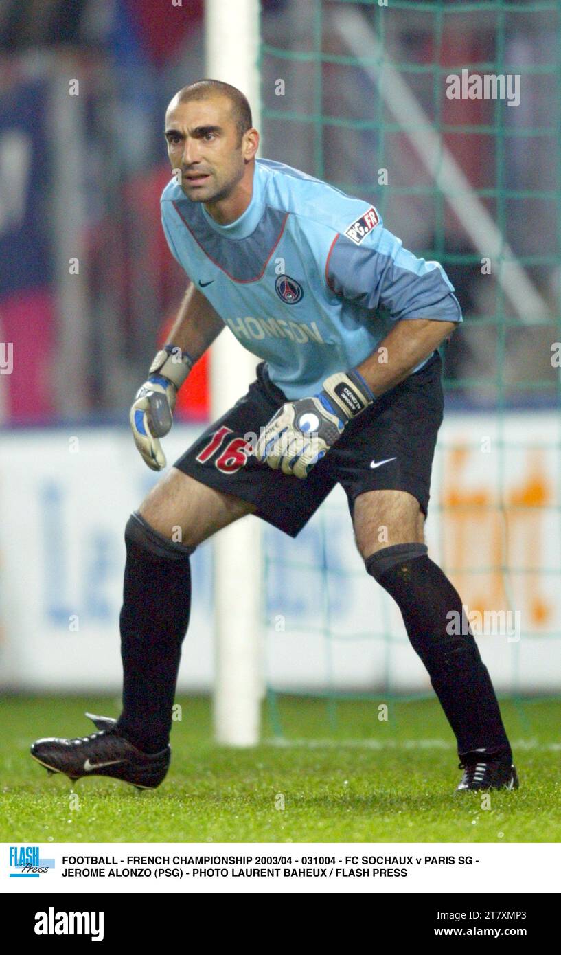 FOOTBALL - FRENCH CHAMPIONSHIP 2003/04 - 031004 - FC SOCHAUX v PARIS SG - JEROME ALONZO (PSG) - PHOTO LAURENT BAHEUX / FLASH PRESS Stock Photo