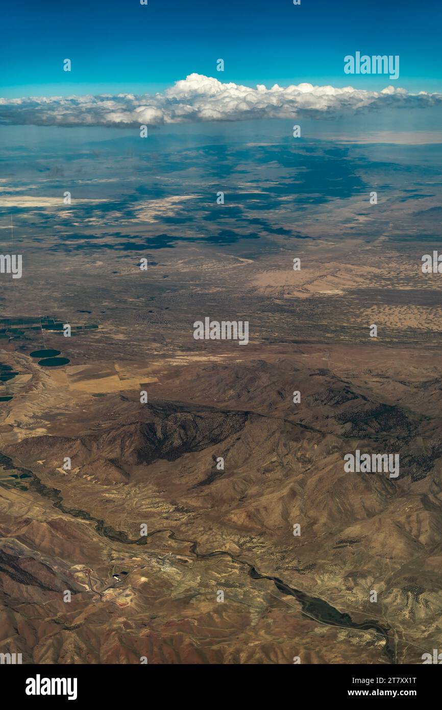 Distant mountain landscape hi-res stock photography and images - Alamy