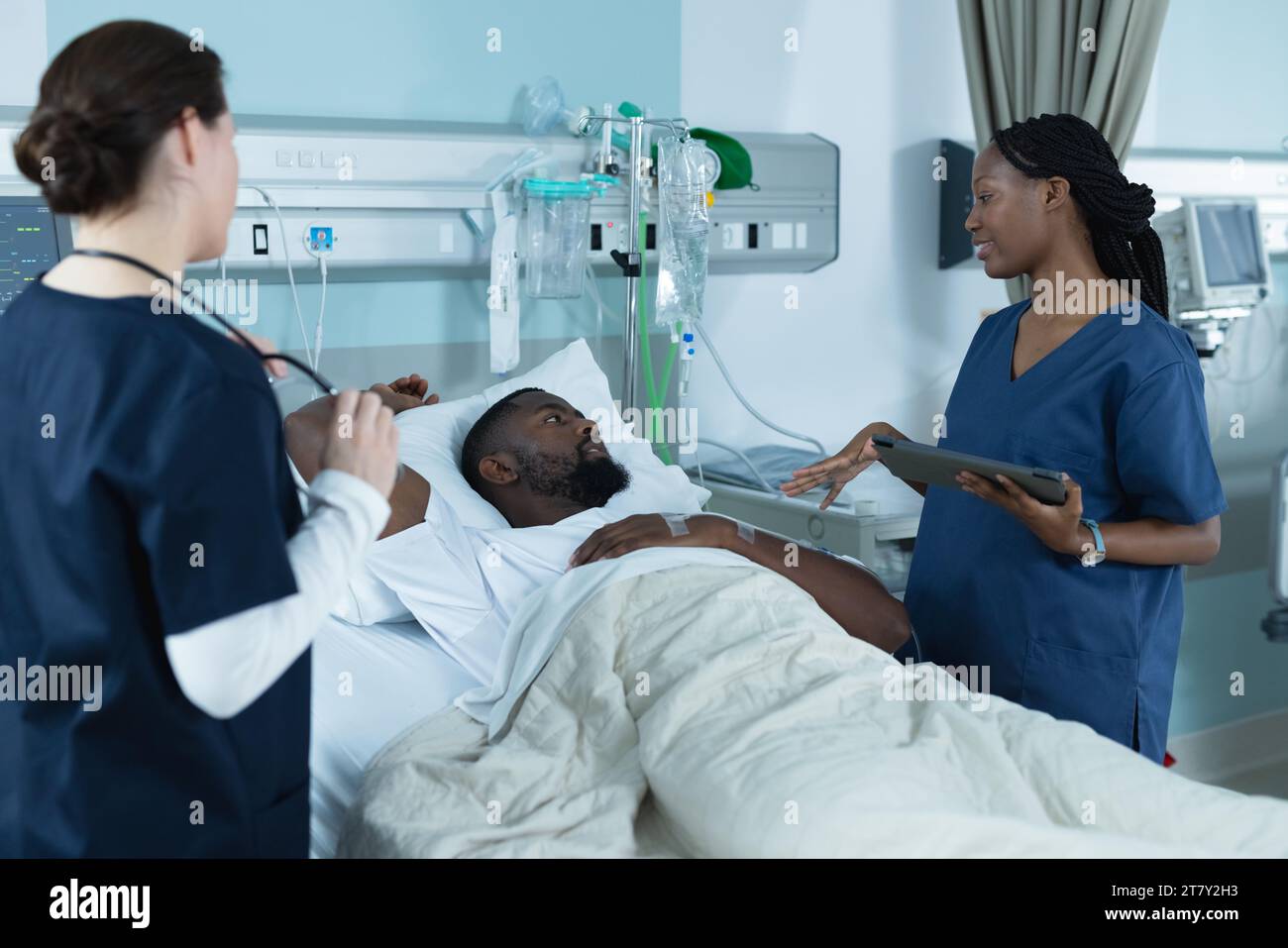 Diverse male female doctors talking hi-res stock photography and images ...