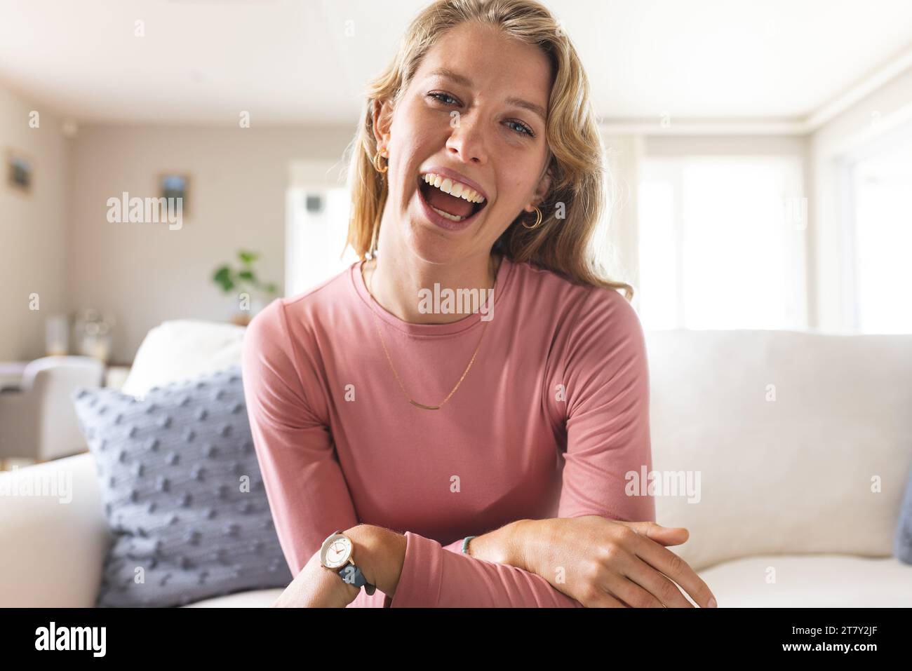 Woman having fun laughing hi-res stock photography and images - Alamy