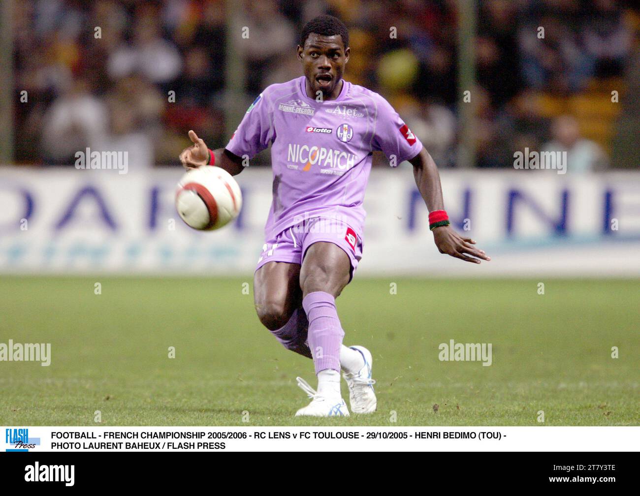FOOTBALL - FRENCH CHAMPIONSHIP 2005/2006 - RC LENS v FC TOULOUSE - 29/10/2005 - HENRI BEDIMO (TOU) - PHOTO LAURENT BAHEUX / FLASH PRESS Stock Photo