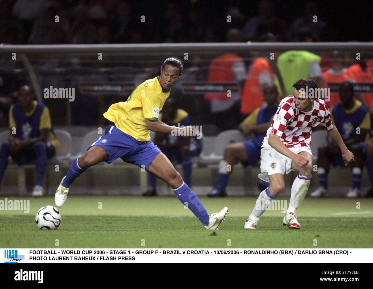 FOOTBALL - WORLD CUP 2006 - STAGE 1 - GROUP F - BRAZIL v CROATIA - 13/06/2006 - RONALDINHO (BRA) / DARIJO SRNA (CRO) - PHOTO LAURENT BAHEUX / FLASH PRESS Stock Photo
