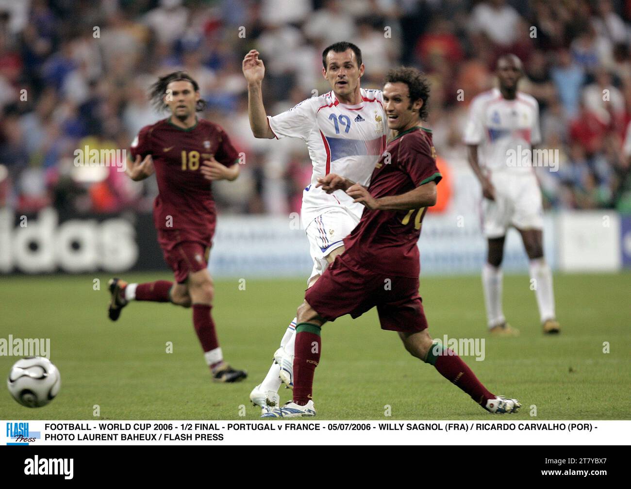 FOOTBALL - WORLD CUP 2006 - 1/2 FINAL - PORTUGAL v FRANCE - 05/07/2006 - WILLY SAGNOL (FRA) / RICARDO CARVALHO (POR) - PHOTO LAURENT BAHEUX / FLASH PRESS Stock Photo