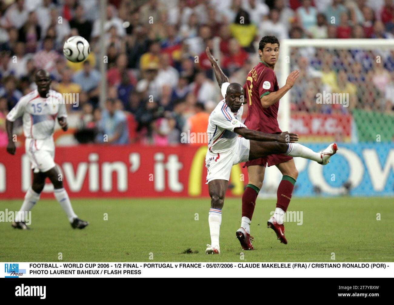 FOOTBALL - WORLD CUP 2006 - 1/2 FINAL - PORTUGAL v FRANCE - 05/07/2006 - CLAUDE MAKELELE (FRA) / CRISTIANO RONALDO (POR) - PHOTO LAURENT BAHEUX / FLASH PRESS Stock Photo