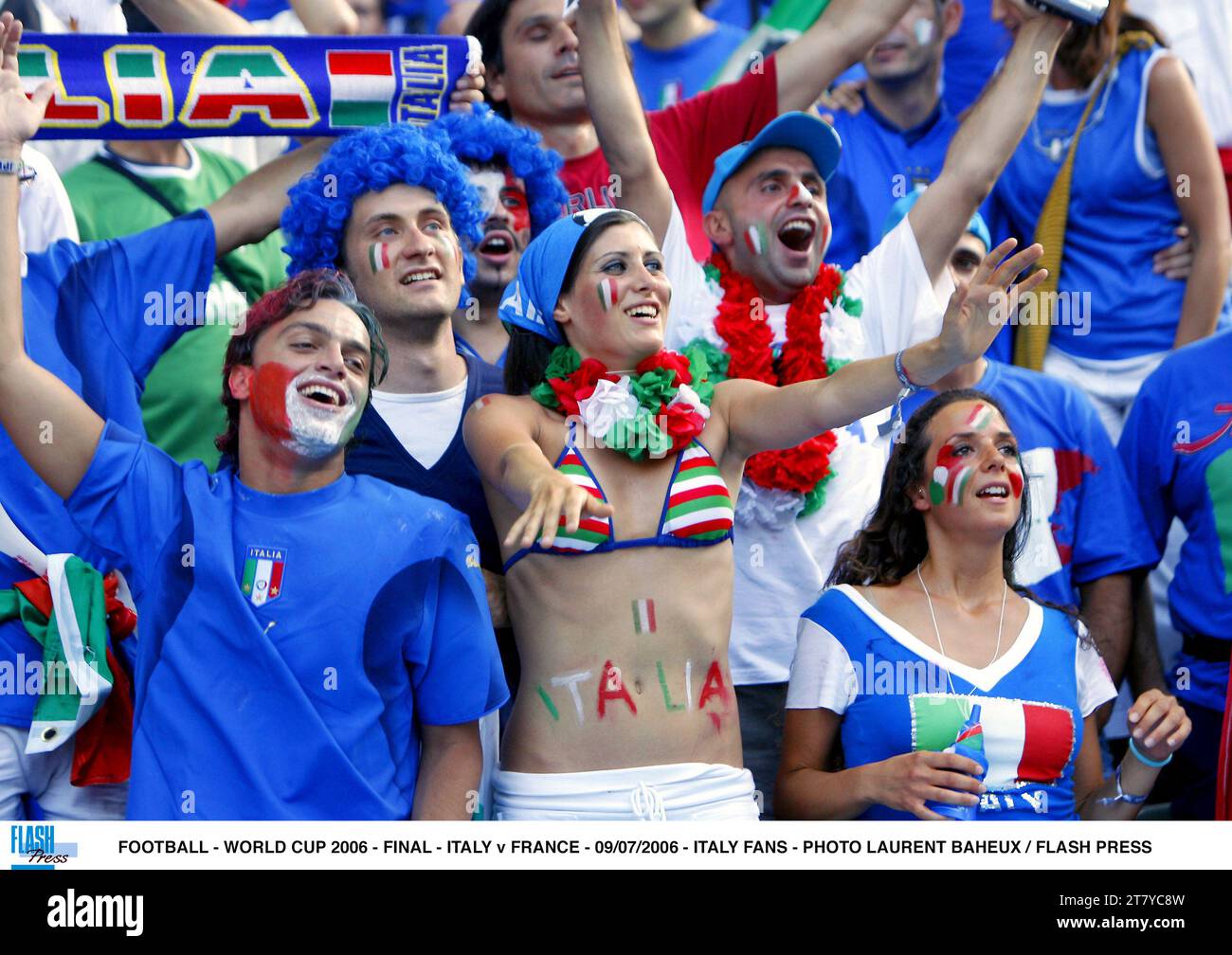 FOOTBALL - WORLD CUP 2006 - FINAL - ITALY v FRANCE - 09/07/2006 - ITALY FANS - PHOTO LAURENT BAHEUX / FLASH PRESS Stock Photo