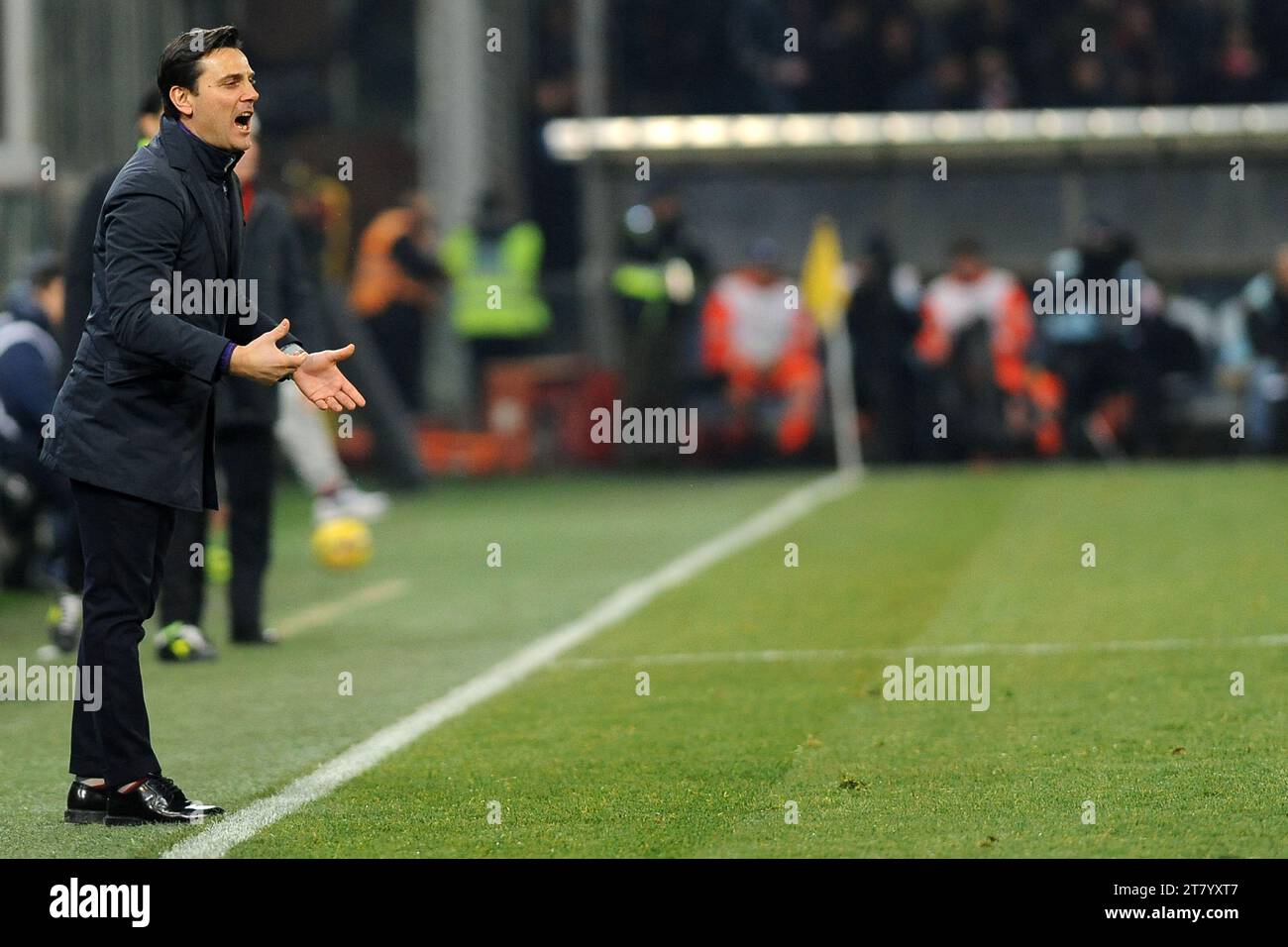 Vincenzo Montella head coach of ACF Fiorentina reacts during the ...