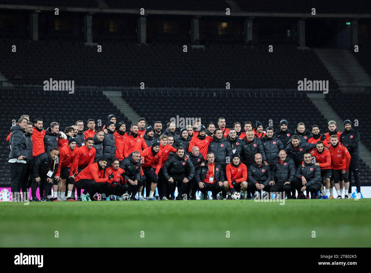 Berlin, Germany. 17th Nov, 2023. Soccer: National team, Turkey, final training session before the international match against Germany in the Olympic Stadium. The Turkish national team takes a group photo before training. Credit: Christian Charisius/dpa/Alamy Live News Stock Photo