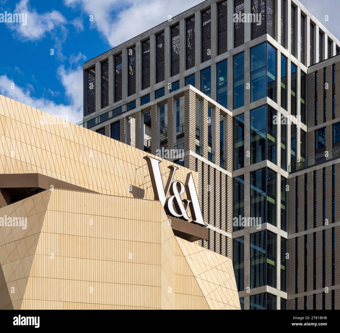 V&A East, storehouse and museum designed by O'Donnell + Tuomey. Queen