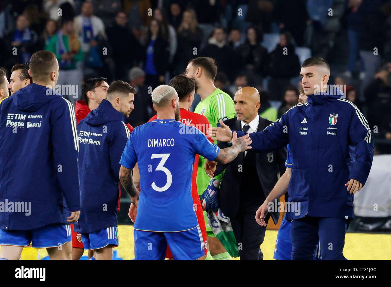 Rome, Italy. 17th Nov, 2023. Luciano Spalletti, second from right, head coach of Italy, congratulates with his players at the end of the UEFA Euro 2024 qualifier football match between Italy and North Macedonia at the Olympic Stadium, Rome, Italy, 17 November, 2023. Italy defeated North Macedonia 5-2. Credit: Riccardo De Luca - Update Images/Alamy Live News Stock Photo