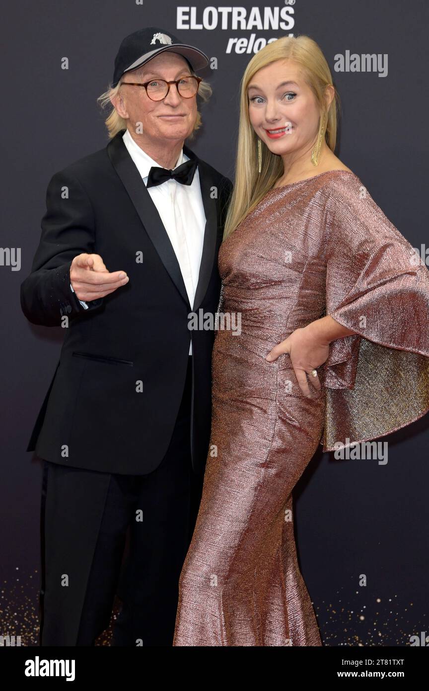 Otto Waalkes und Nadja Uhl bei der 75. Bambi-Verleihung 2023 in der Bavaria Filmstadt. München, 16.11.2023 Stock Photo