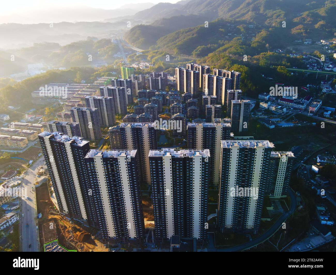 ANQING, CHINA - NOVEMBER 18, 2023 - A residential community in the mountains of Yuexi County, Anqing City, Anhui province, China, November 18, 2023. Stock Photo