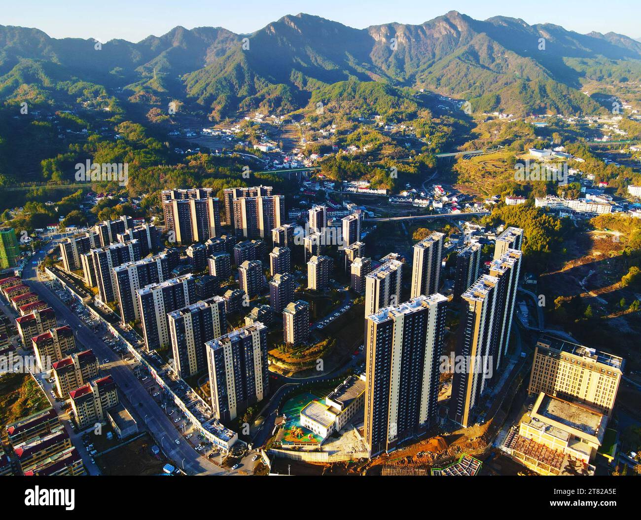 ANQING, CHINA - NOVEMBER 18, 2023 - A residential community in the mountains of Yuexi County, Anqing City, Anhui province, China, November 18, 2023. Stock Photo
