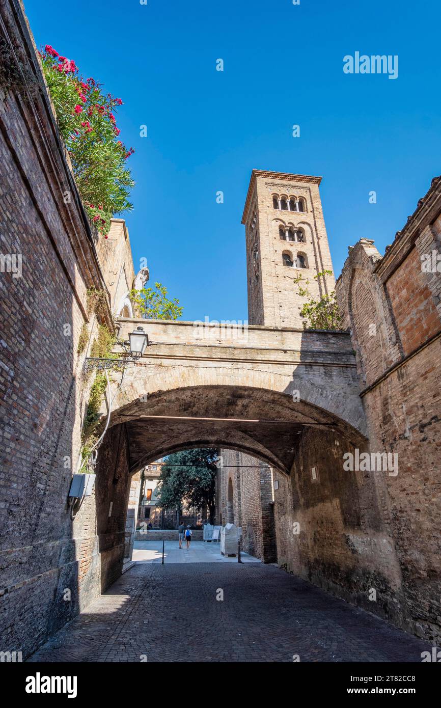 Alley to the Basilica of San Francesco, Ravenna, Emilia-Romagna, Italy Stock Photo