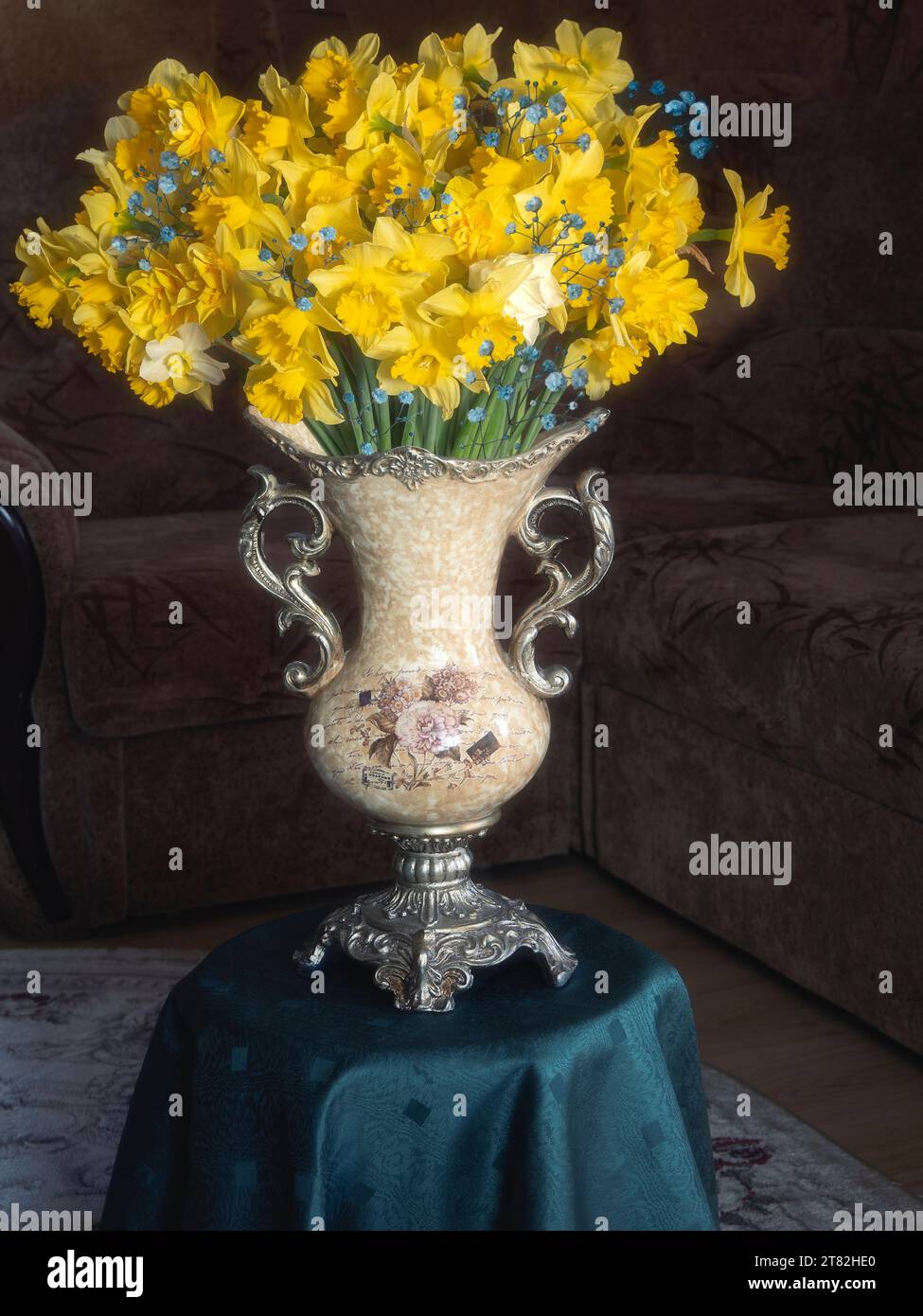 Still life with bouquet of flowers Stock Photo - Alamy