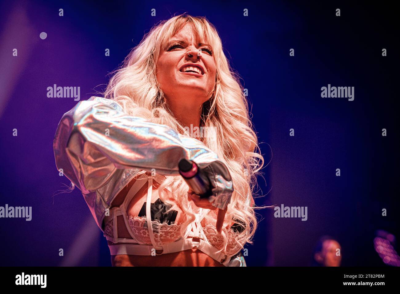 Berlin, Germany. 17th Nov, 2023. Mia Julia Bruckner in concert during her Schlechte Manieren Tour in the Columbiahalle, Berlin, Germany (Photo by Marten Ronneburg/NurPhoto) Credit: NurPhoto SRL/Alamy Live News Stock Photo