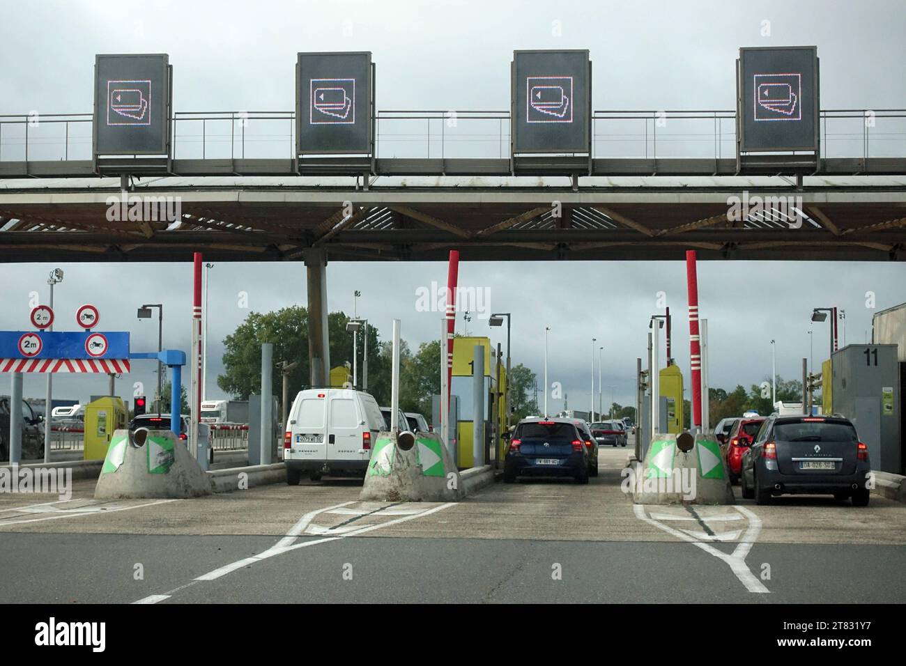 Autoroute autoroute frankreich hires stock photography and images Alamy