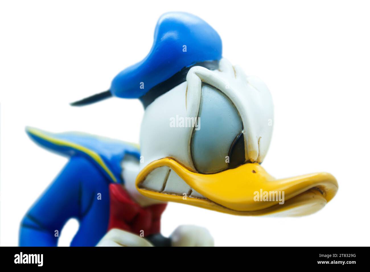 Angry Donald Duck created on Craiyon, image size:1300x956