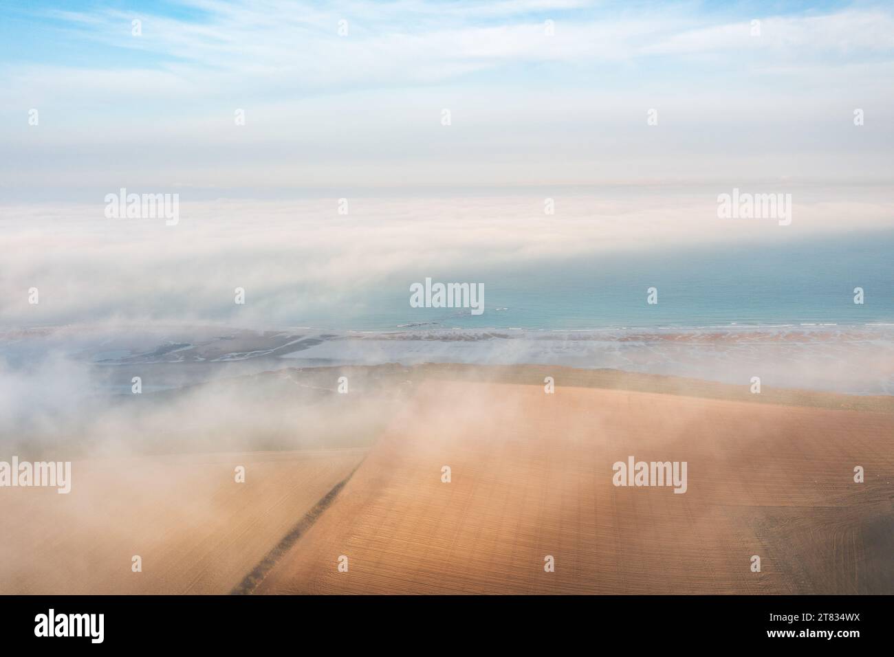 Brume au dessus de la mer sur la Côte d'Opale, France, Pas de Calais Stock Photo