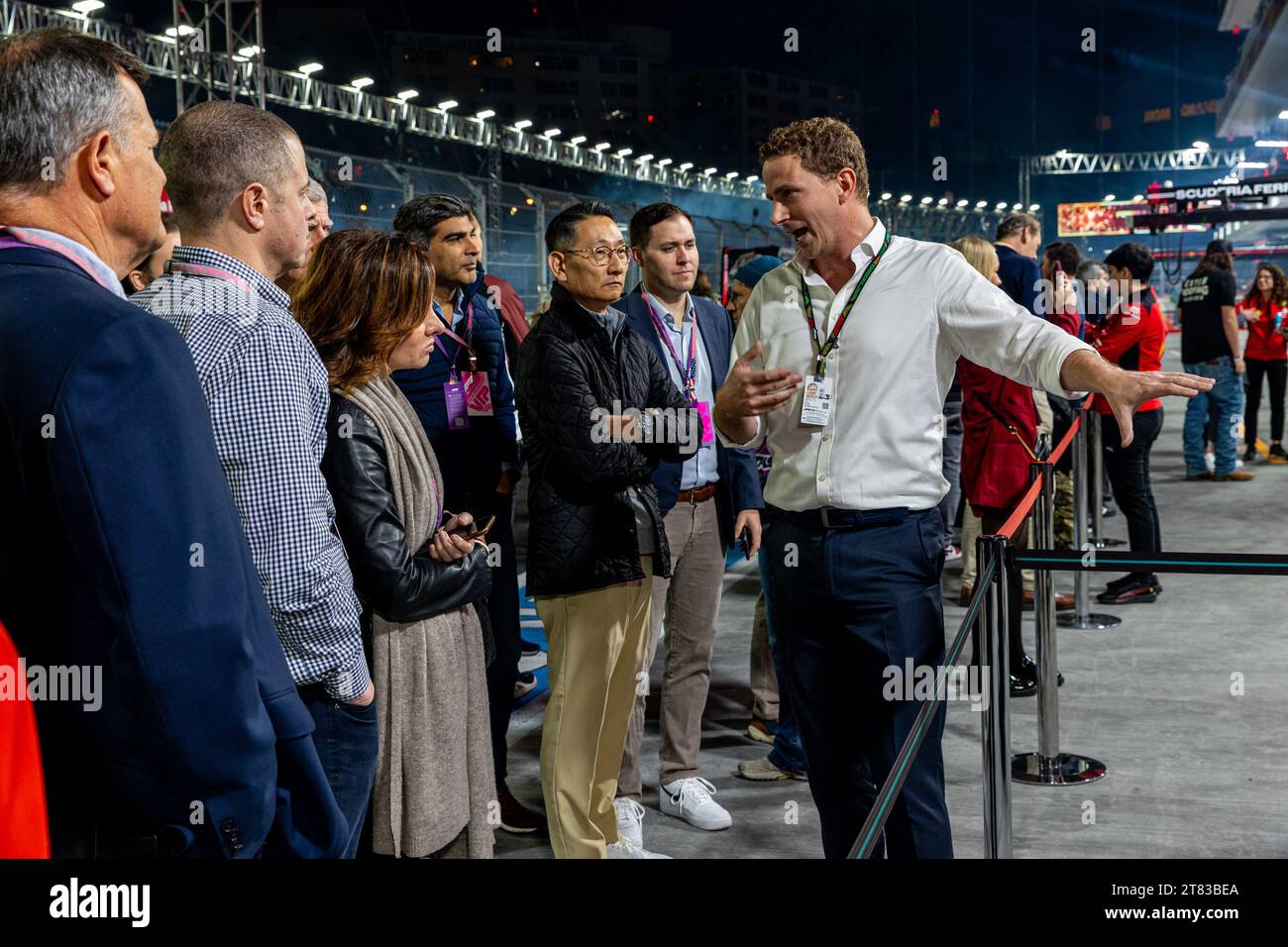 Las Vegas, USA. 17th Nov, 2023. Sam Power discusses the cars with a group of fans at the Formula 1 Grand Prix auto race in Las Vegas, NV on November 17, 2023 (Photo by Travis Ball/Sipa USA) Credit: Sipa USA/Alamy Live News Stock Photo