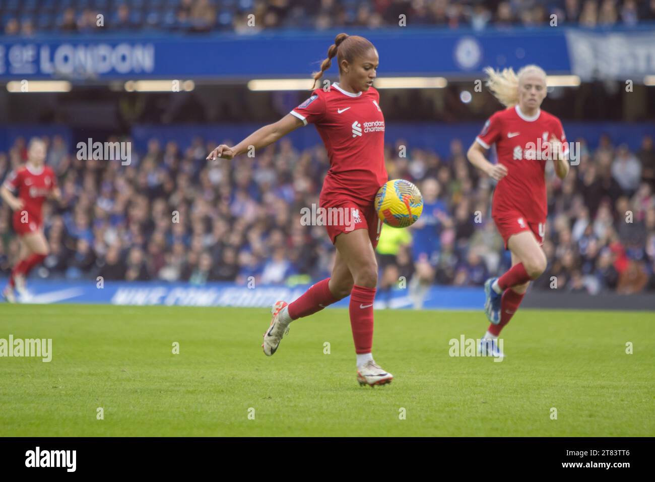 Chelsea, UK. 18th Nov, 2023. Taylor Hinds (12 Liverpool) in action ...
