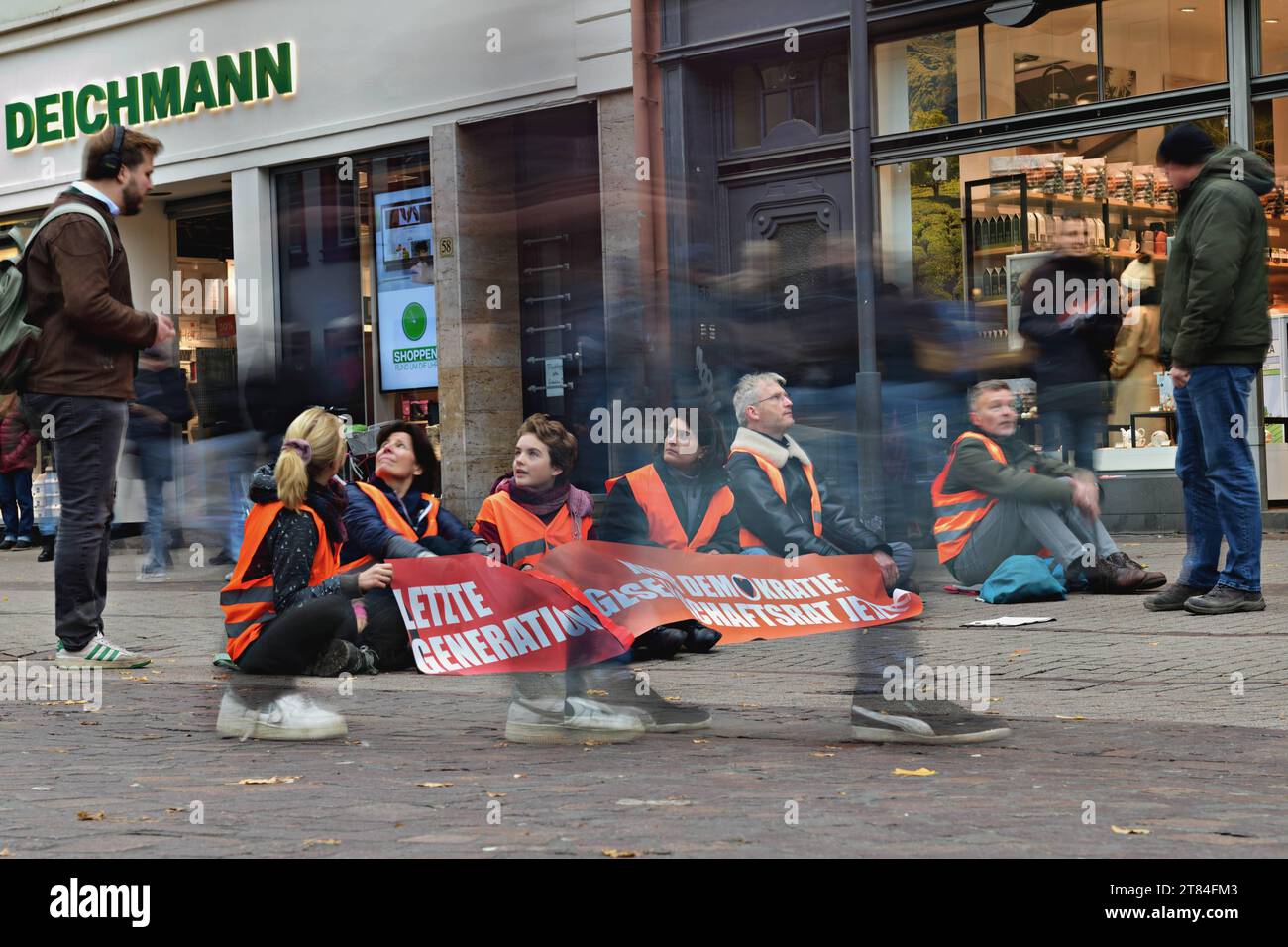 18.11.2023 Letzte Generation Schaublockade der Umweltaktivistengruppe