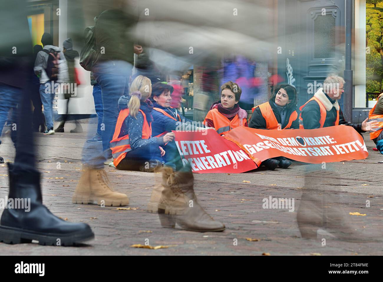 18.11.2023 Letzte Generation Schaublockade der Umweltaktivistengruppe
