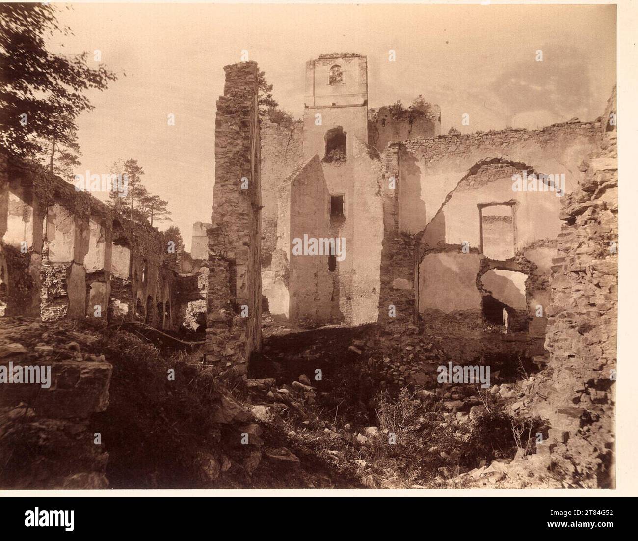 Amand Helm Aspangbahn: Landsee (castle ruin in Burgenland). Albumin paper, on the box box around 1881 Stock Photo