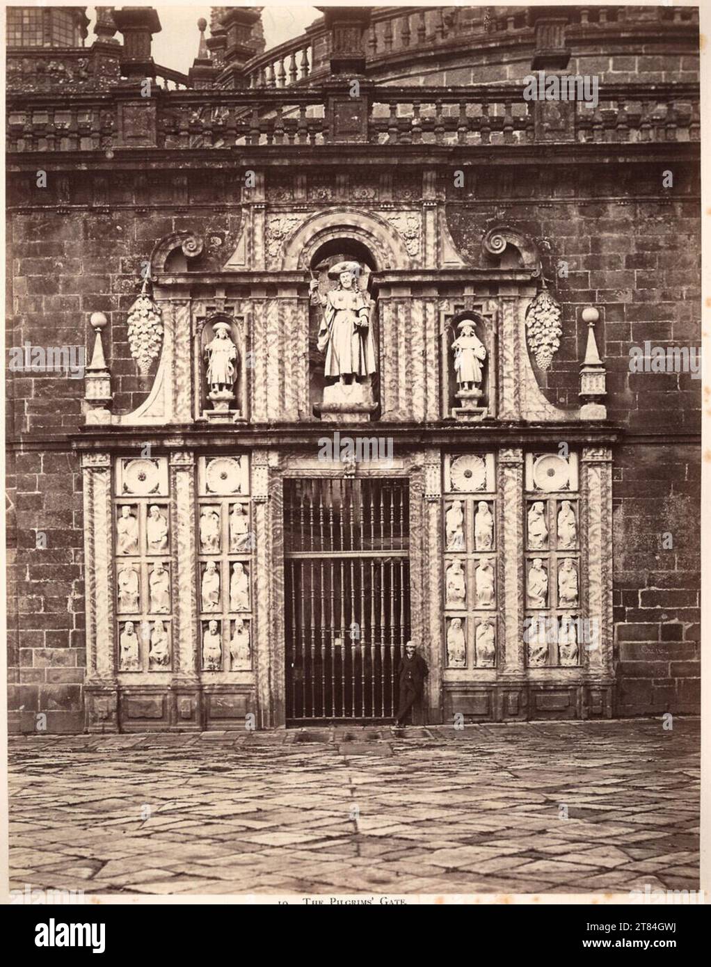 Charles Thurston Thompson Santiago de Compostela: The Pilgrims'gate. Albumin paper, on the box box Aufnahme zwischen 27. Juli und 3. September 1866 Stock Photo
