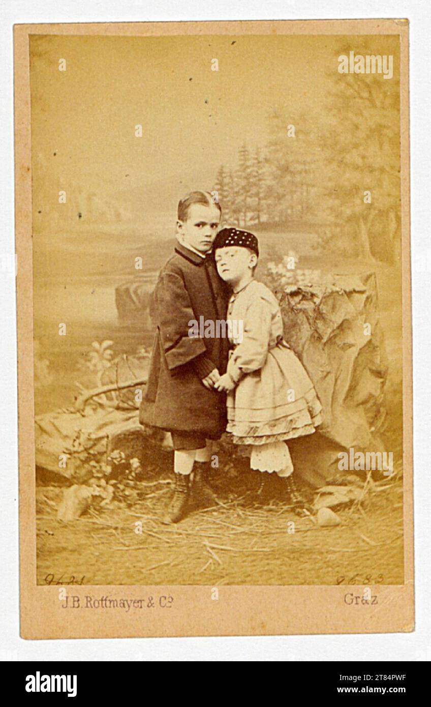 Johann B. Rottmayer Portrait of a pair of children. Albuminpapier / Visitformat 1850-1890 , 1850/1890 Stock Photo