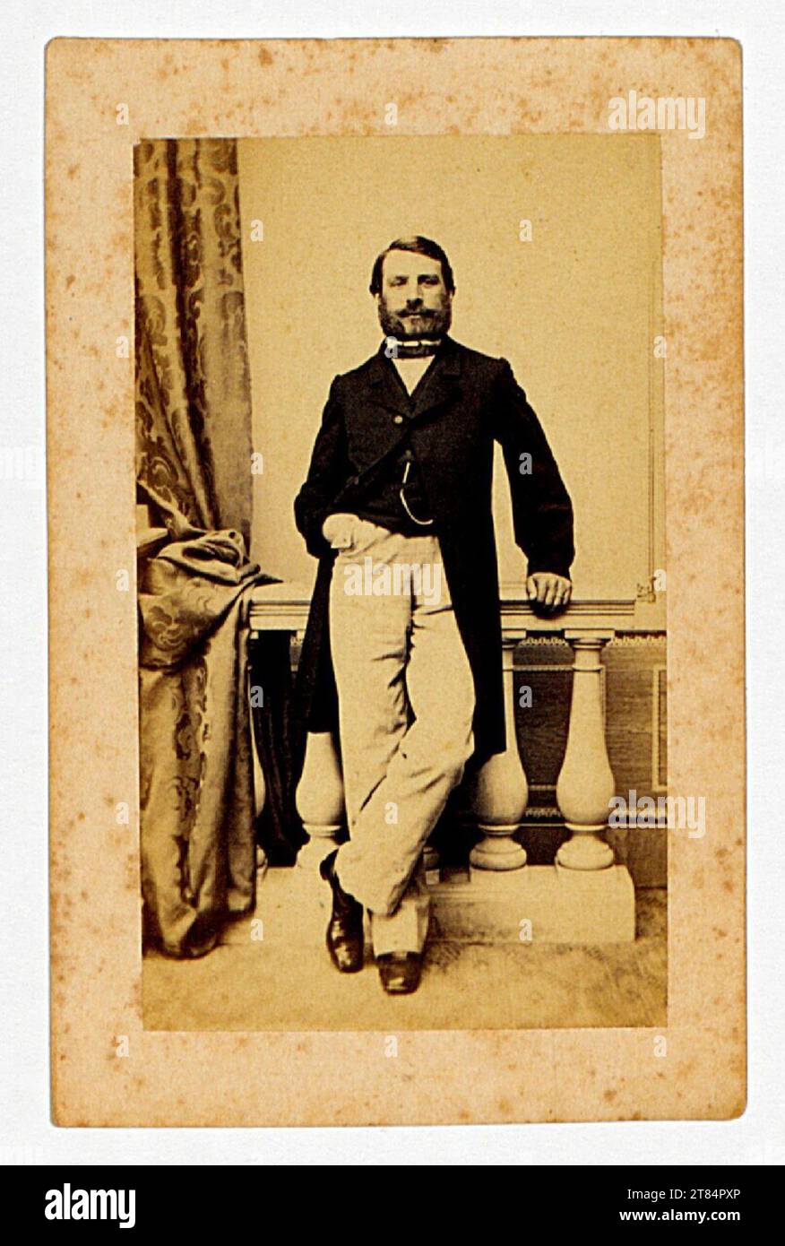 Georg Krebesz Men's portrait standing on a balustrade. Albuminpapier / Visitformat 1862-1885 , 1862/1885 Stock Photo