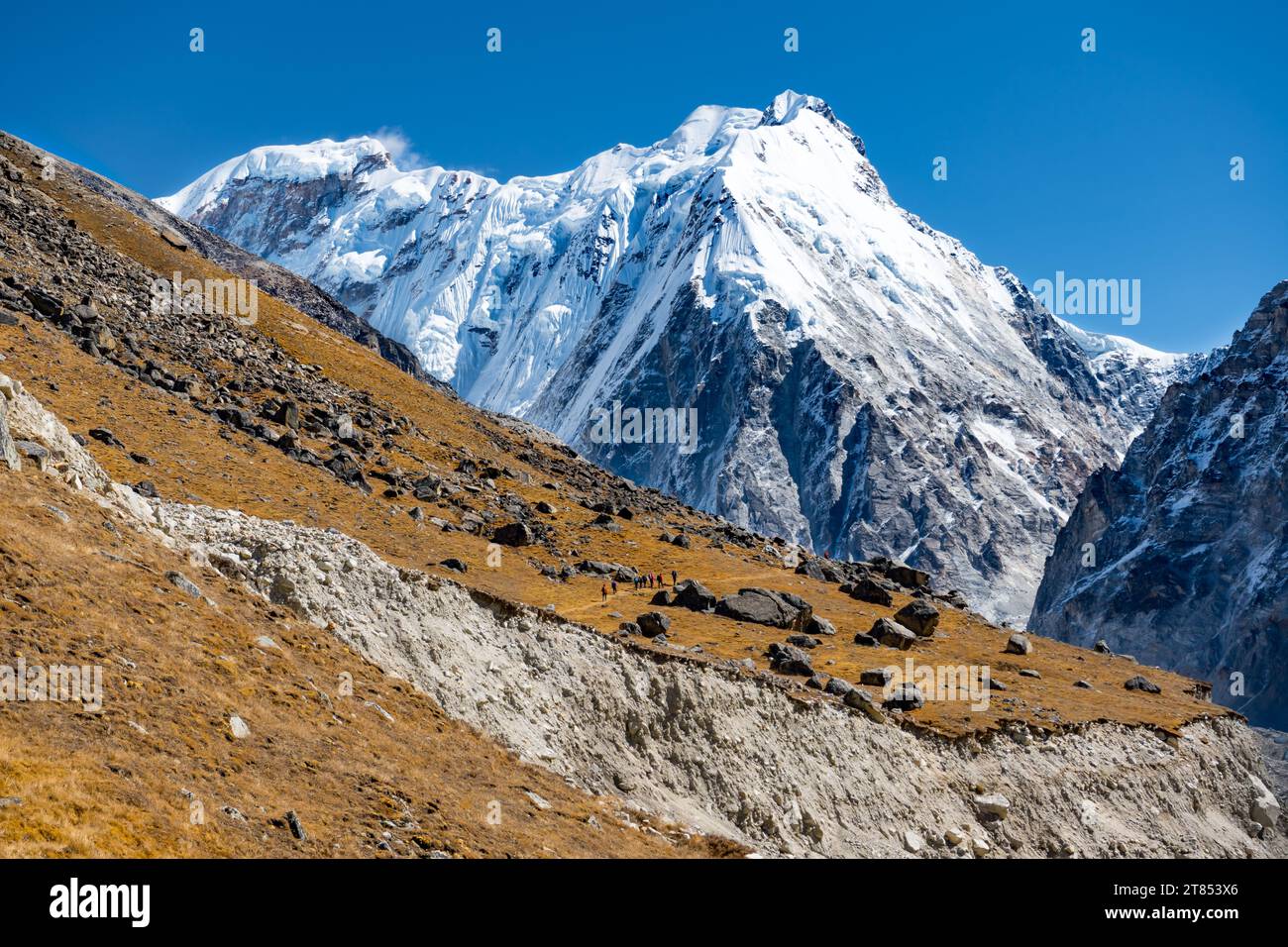 Beautiful Himalaya Views on the way to Pangpema during Kanchenjunga North Base Camp Trek in Nepal Stock Photo