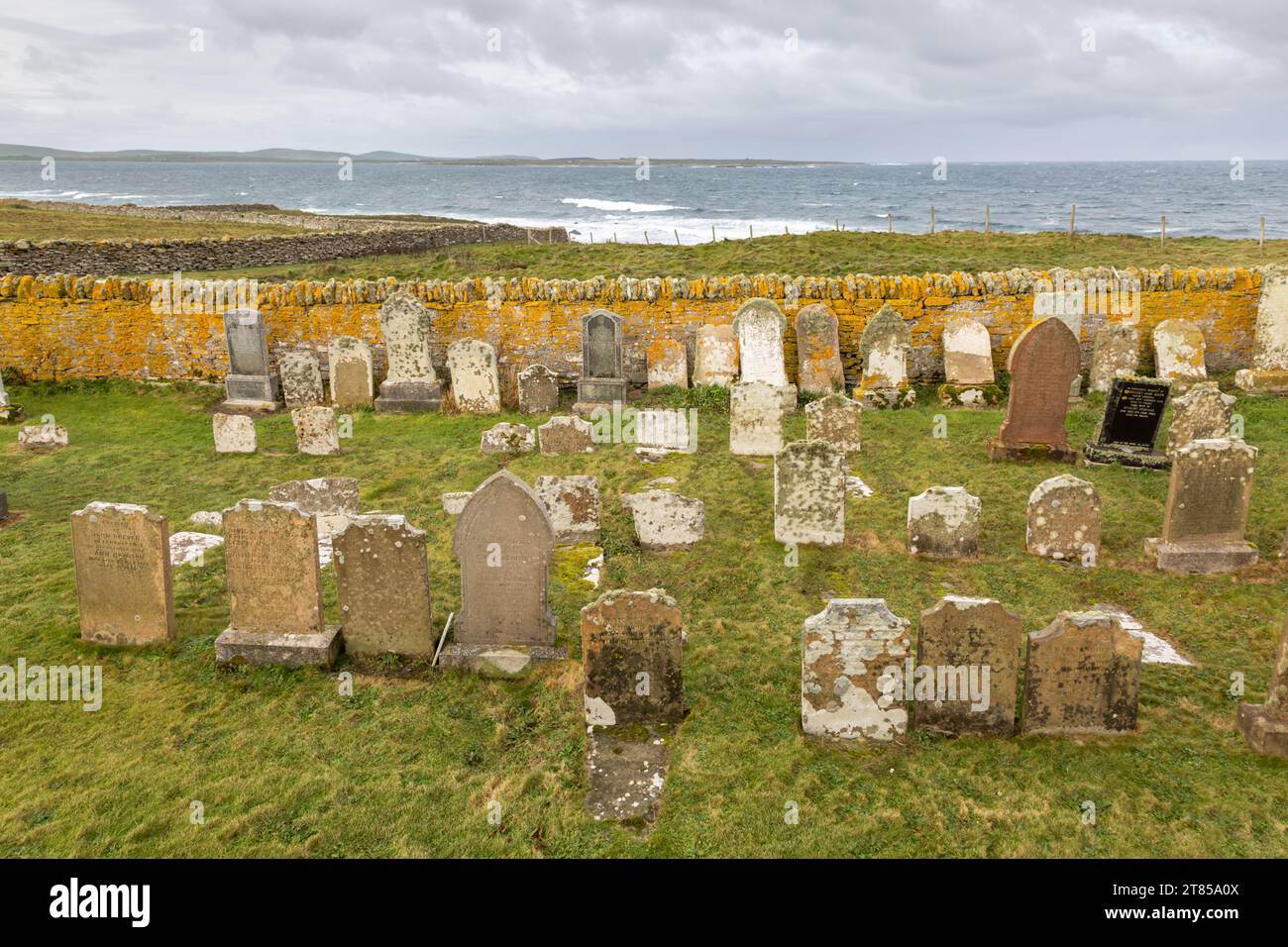 St Boniface Kirk church graveyard, Papa Westray, Orkney, UK 2023 Stock Photo