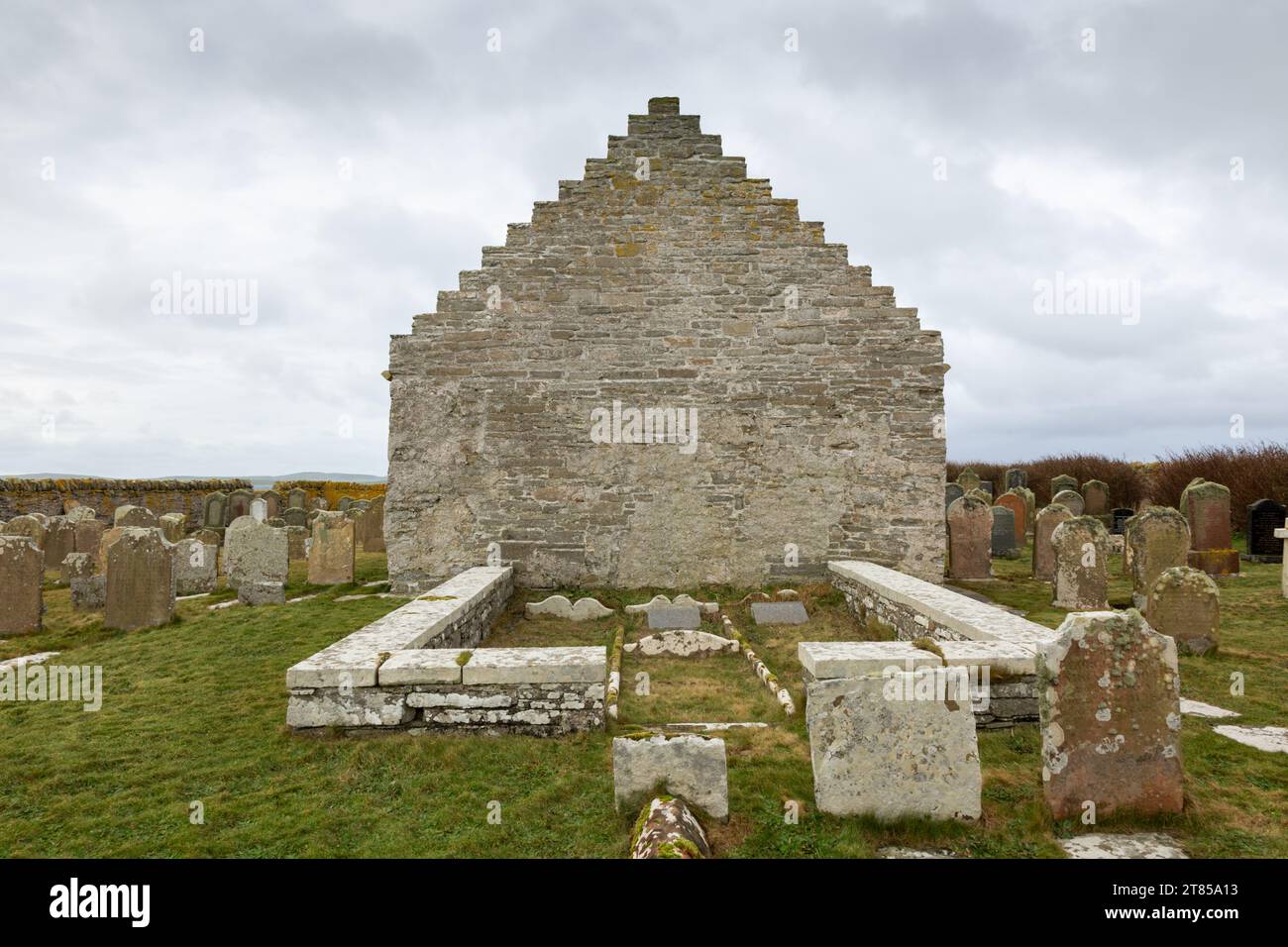 St Boniface Kirk church graveyard, Papa Westray, Orkney, UK 2023 Stock Photo