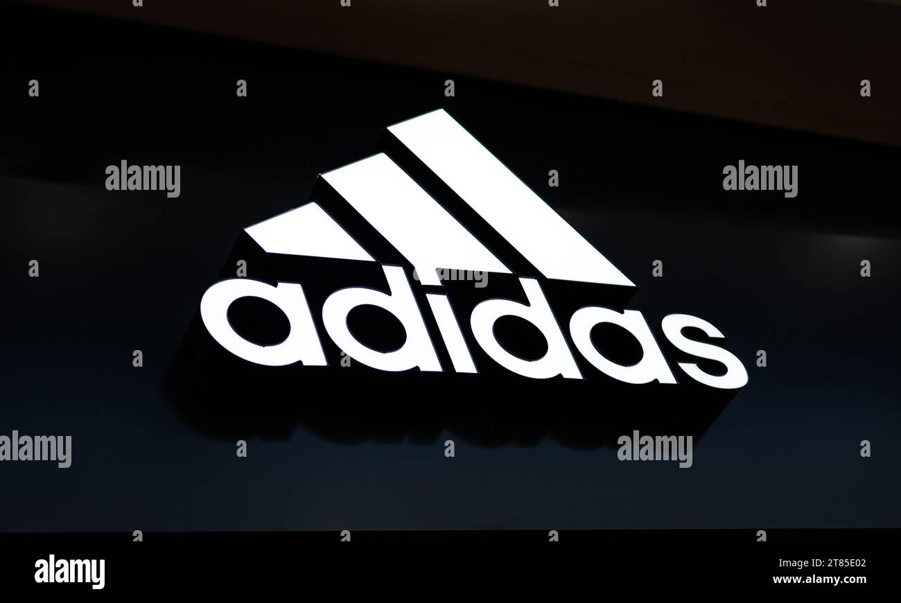 Adidas logo hi res stock photography and images Page 4 Alamy