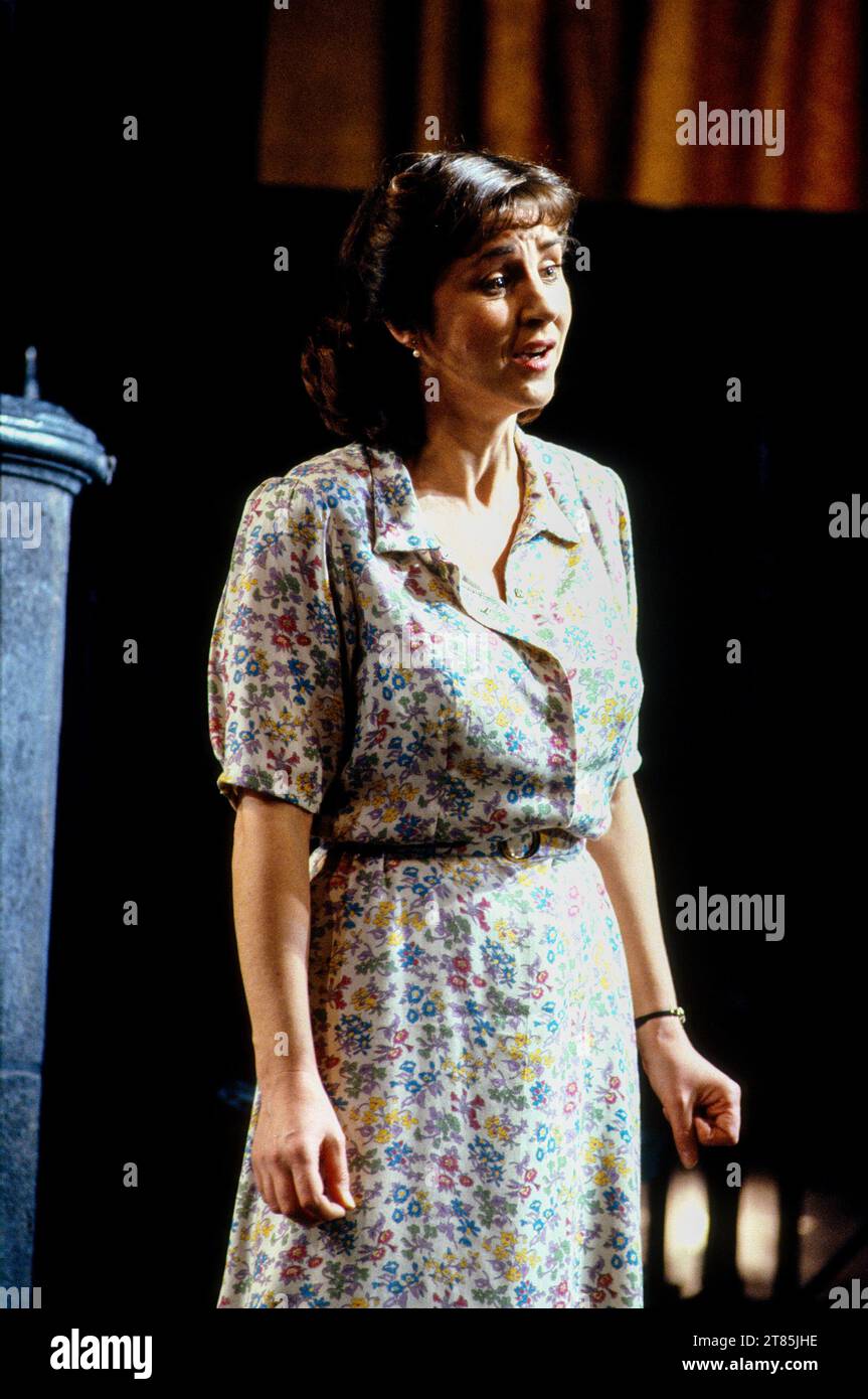 Lesley Garrett (Rose Maurrant) in STREET SCENE at English National Opera (ENO), London Coliseum, London WC2  13/02/1992  co-production with Scottish Opera  music: Kurt Weill  book: Elmer Rice  lyrics: Langston Hughes  conductor: James Holmes  design: David Fielding  lighting: Paul Pyant  choreographer: David Toguri  director: David Pountney Stock Photo