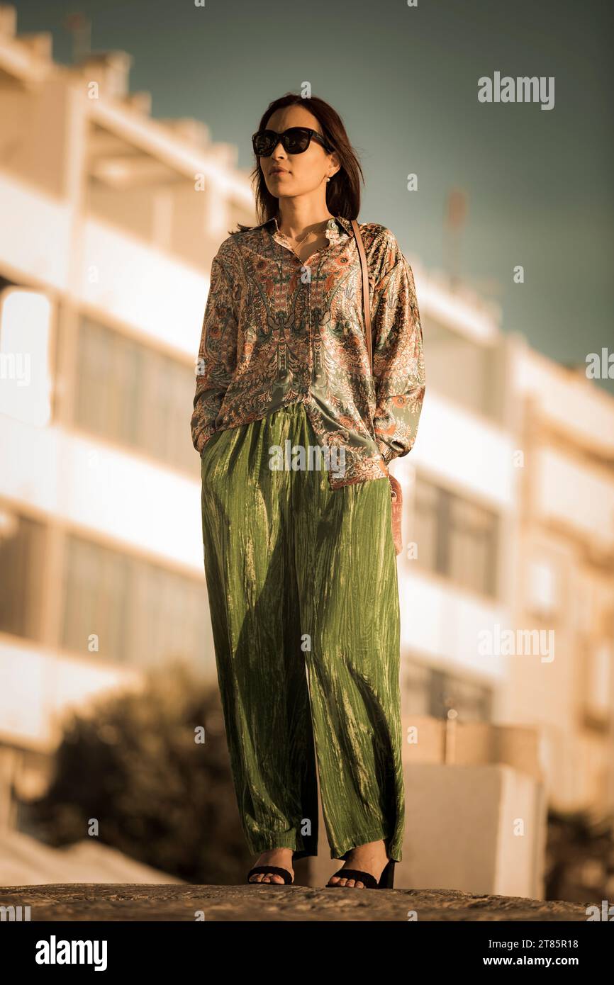 Mature female face model pose hi-res stock photography and images - Alamy