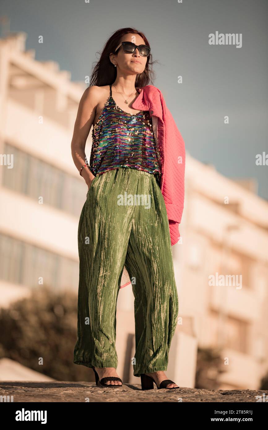 Mature female face model pose hi-res stock photography and images - Alamy